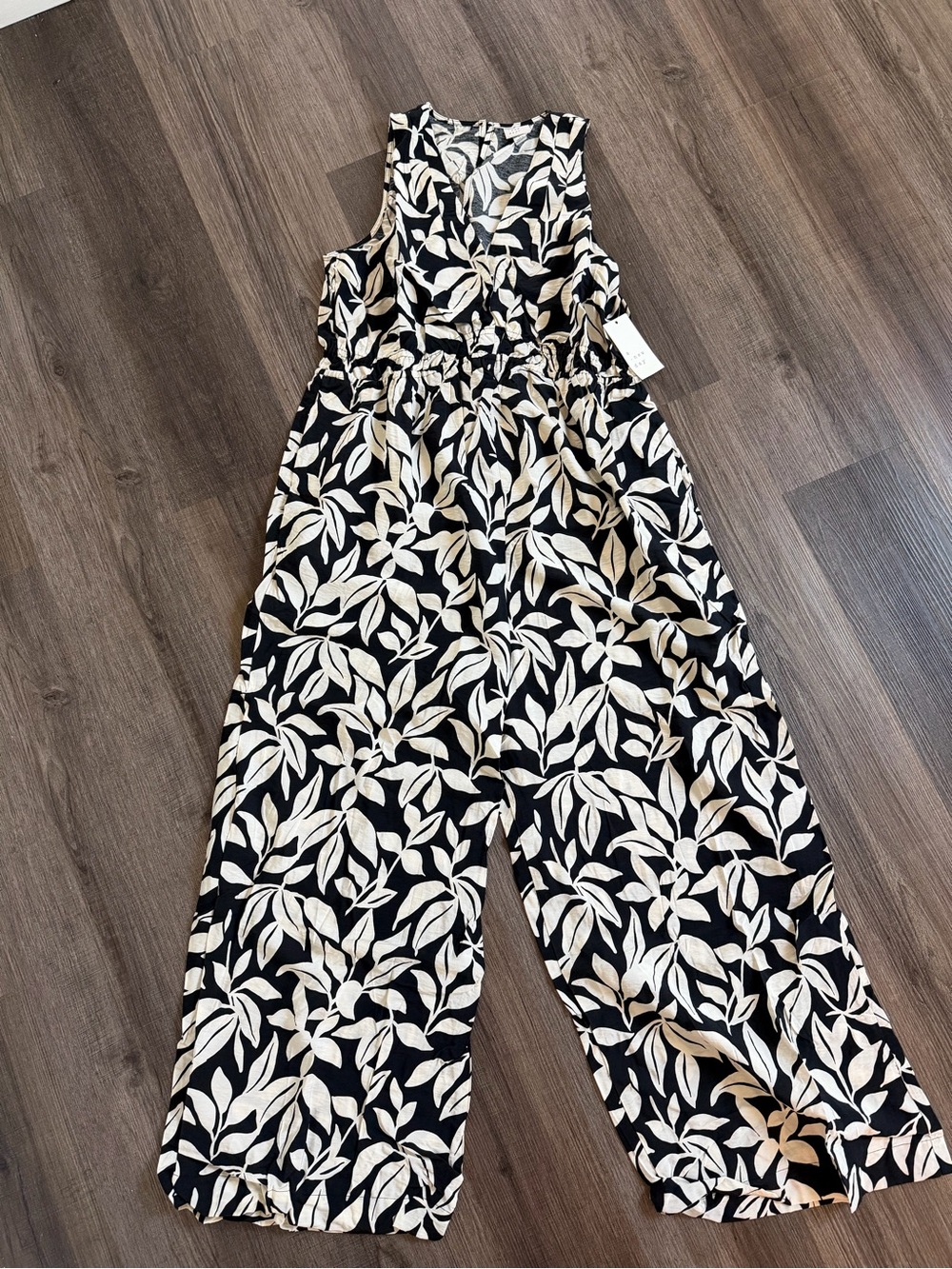 a new day Black & Cream Leaf-Print Wide-Leg Jumpsuit